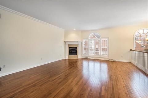 529 E Vanderbilt Dr, Mars, PA 16046 photo 6