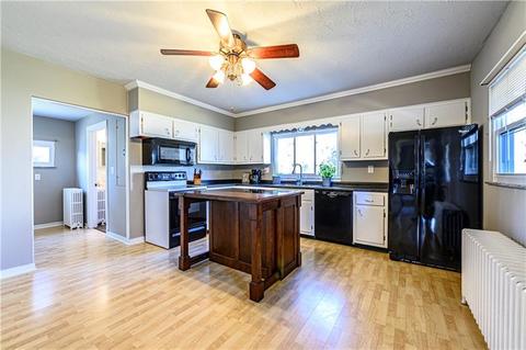 607 8th St, Irwin, PA 15642 photo 3
