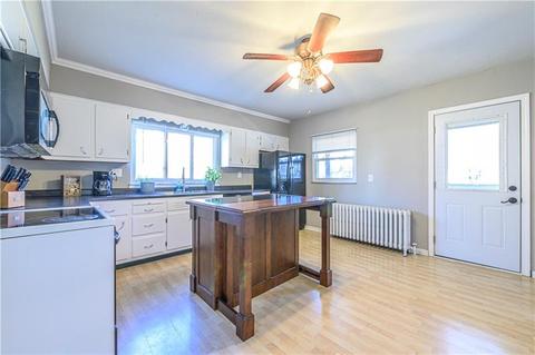 607 8th St, Irwin, PA 15642 photo 2