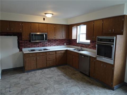 800 Vine St, Irwin, PA 15642 photo 6