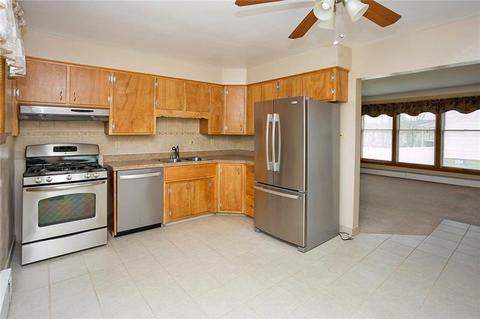 3052 Idaho St, Export, PA 15632 photo 8