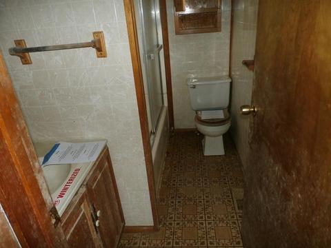 219 E 2nd St, Smith, PA 15054 photo 5