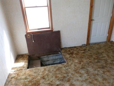 219 E 2nd St, Smith, PA 15054 photo 13
