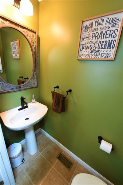 156 Broadstone Dr, Mars, PA 16046 photo 3