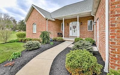 150 Dobson, Mars, PA 16046 photo 2