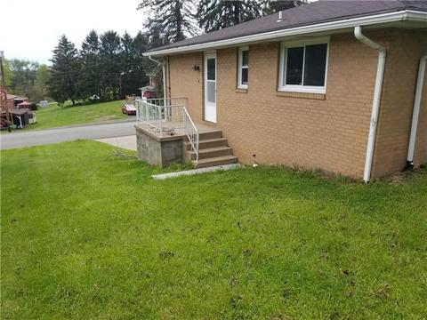 58 Forest Dr, Irwin, PA 15642 photo 2
