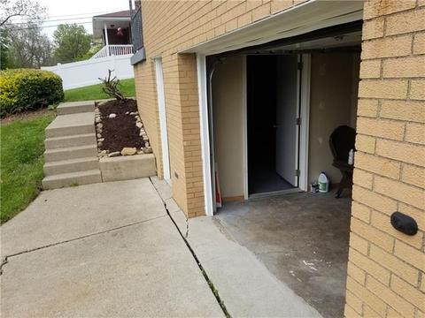 58 Forest Dr, Irwin, PA 15642 photo 4