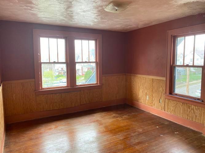  539 Hall St, Aliquippa, PA 15001 photo 5