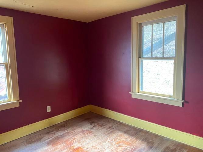  539 Hall St, Aliquippa, PA 15001 photo 9