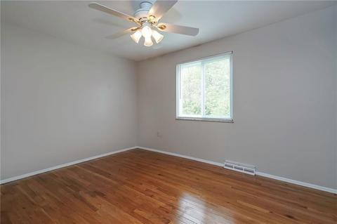 207 Bendix Dr, Carnot-moon, PA 15108 photo 12