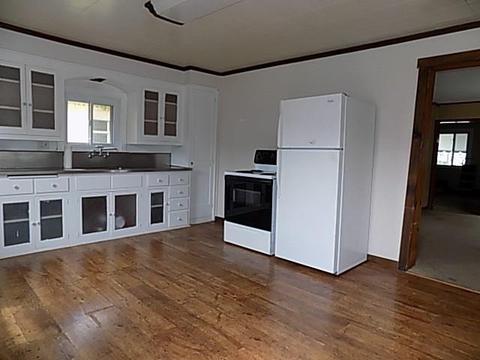 435 Longfellow St, Vandergrift, PA 15690 photo 24