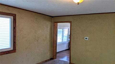435 Longfellow St, Vandergrift, PA 15690 photo 6