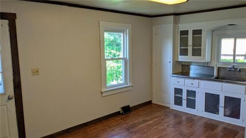 435 Longfellow St, Vandergrift, PA 15690 photo 25