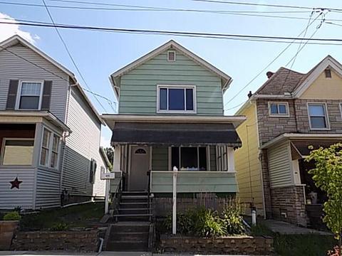 435 Longfellow St, Vandergrift, PA 15690 photo 1