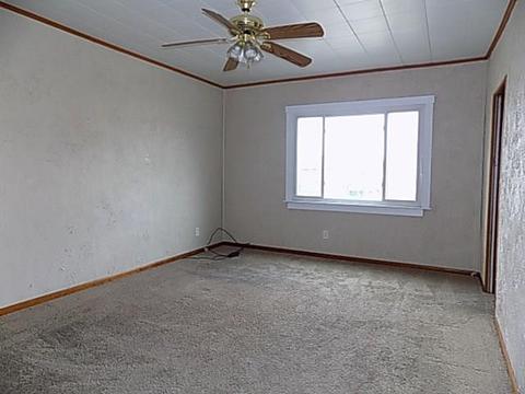 435 Longfellow St, Vandergrift, PA 15690 photo 15