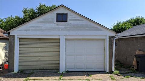 435 Longfellow St, Vandergrift, PA 15690 photo 3
