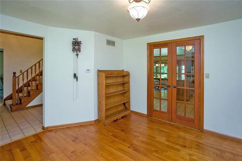 703 Cherry Dr, Level Green, PA 15085 photo 11