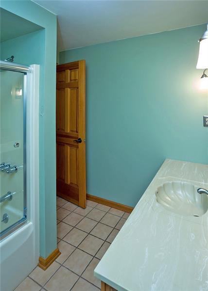 703 Cherry Dr, Level Green, PA 15085 photo 19