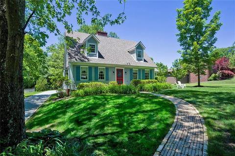 703 Cherry Dr, Level Green, PA 15085 photo 2