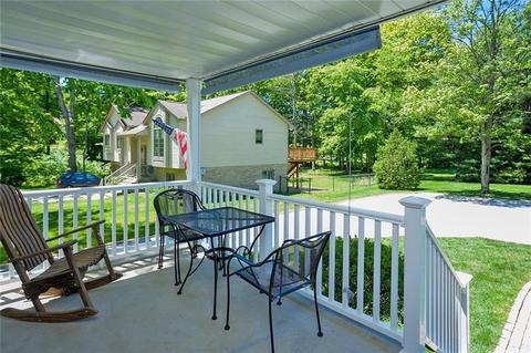703 Cherry Dr, Level Green, PA 15085 photo 4