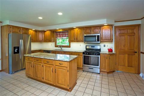 703 Cherry Dr, Level Green, PA 15085 photo 12