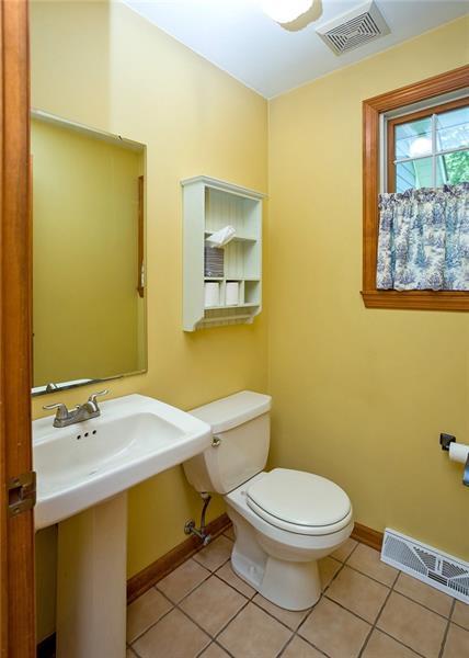 703 Cherry Dr, Level Green, PA 15085 photo 15