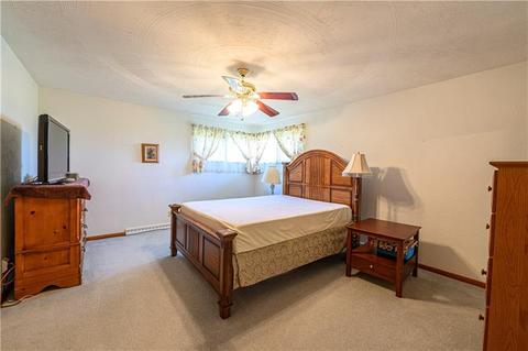 826 Linmor Dr, Irwin, PA 15642 photo 10