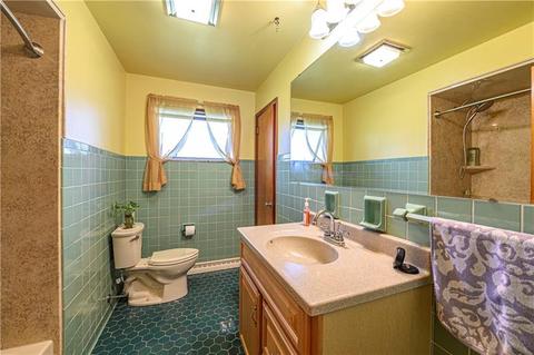 826 Linmor Dr, Irwin, PA 15642 photo 13