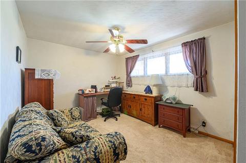 826 Linmor Dr, Irwin, PA 15642 photo 11
