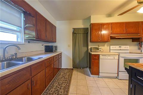 826 Linmor Dr, Irwin, PA 15642 photo 7