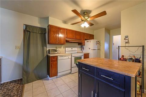 826 Linmor Dr, Irwin, PA 15642 photo 8