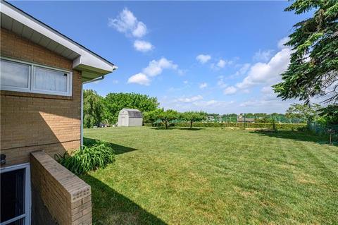 826 Linmor Dr, Irwin, PA 15642 photo 22