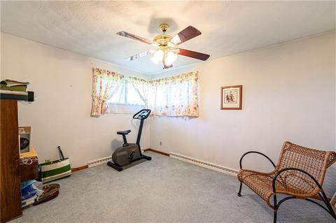 826 Linmor Dr, Irwin, PA 15642 photo 12