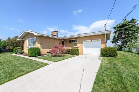 826 Linmor Dr, Irwin, PA 15642 photo 1