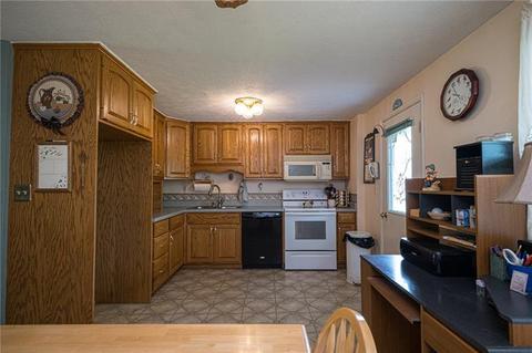 124 Pine Ln, Monaca, PA 15061 photo 6
