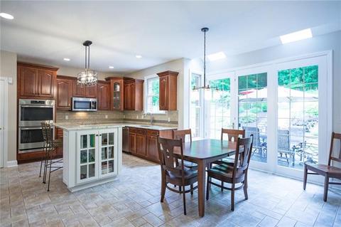 211 E Wild Cherry Dr, Mars, PA 16046 photo 8