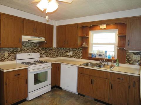 324 Harrison Ave, Vandergrift, PA 15690 photo 2