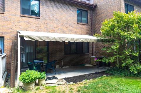 204 Springwater Ct, Coraopolis, PA 15108 photo 21