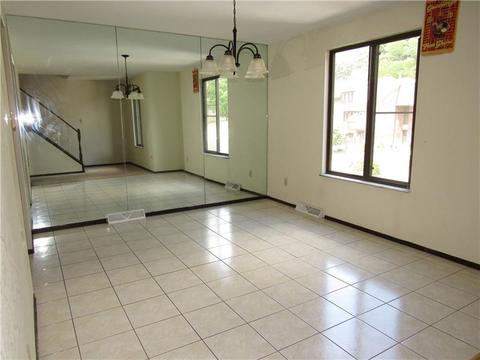 237 Timber Dr, Trafford, PA 15085 photo 5