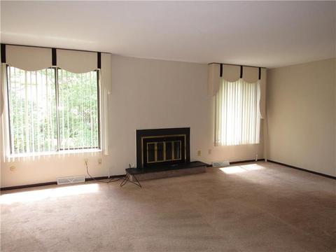 237 Timber Dr, Trafford, PA 15085 photo 4