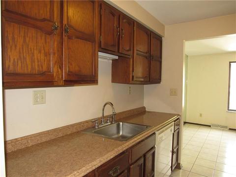237 Timber Dr, Trafford, PA 15085 photo 6