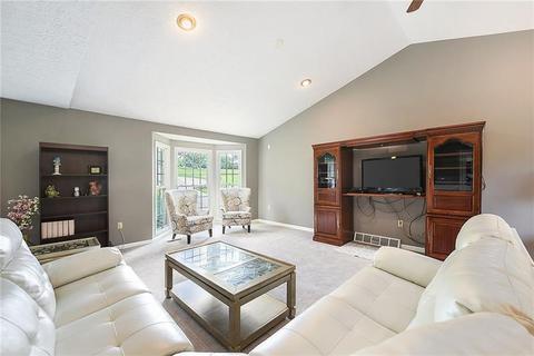 109 Clearview, Irwin, PA 15642 photo 4