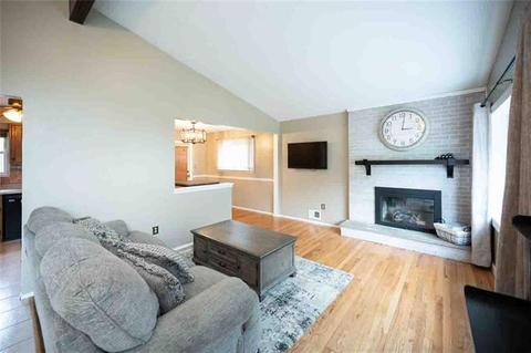 2953 Sunset Cir, Export, PA 15632 photo 4