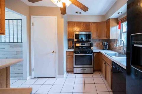 2953 Sunset Cir, Export, PA 15632 photo 10