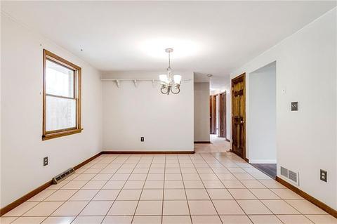 170 Crescent Dr, Irwin, PA 15642 photo 7
