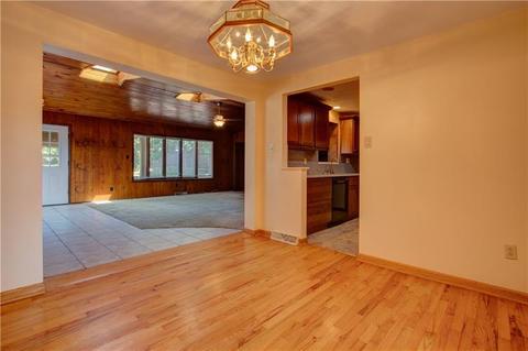140 Cherrytree Rd, Scott Twp - Sal, PA 15106 photo 7