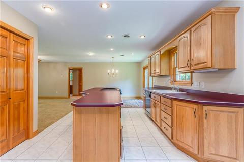 156 W Mowry Rd, Monaca, PA 15061 photo 6
