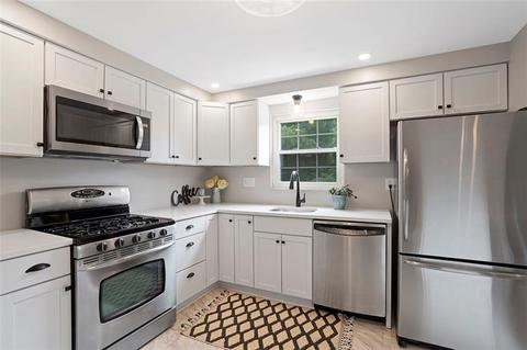 105 Cherrytree Rd, Carnegie, PA 15106 photo 8