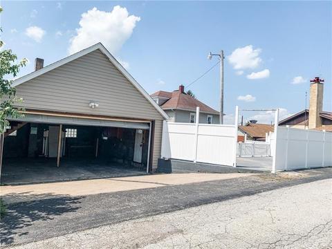 517 Brown St, Everson, PA 15631 photo 3