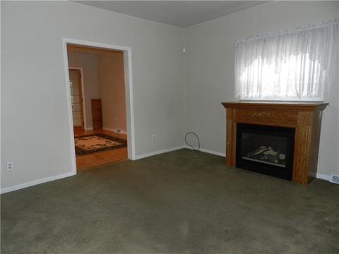 541 Walnut St, Vandergrift, PA 15690 photo 4